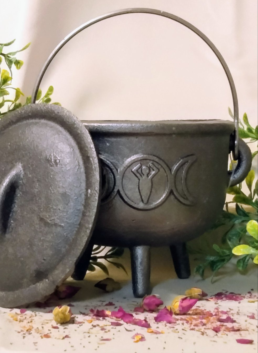 Triple Moon Iron Cast Cauldron - Moonsence